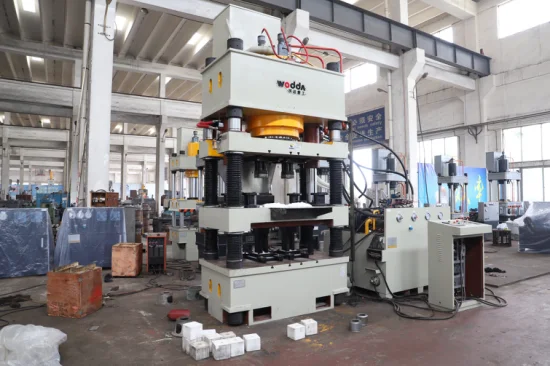 Ligne de production automatique de blocs de sel à haute efficacité de 500 tonnes à quatre colonnes Machine de presse hydraulique à huile personnalisée avec formage de matériau en poudre CE ISO9001